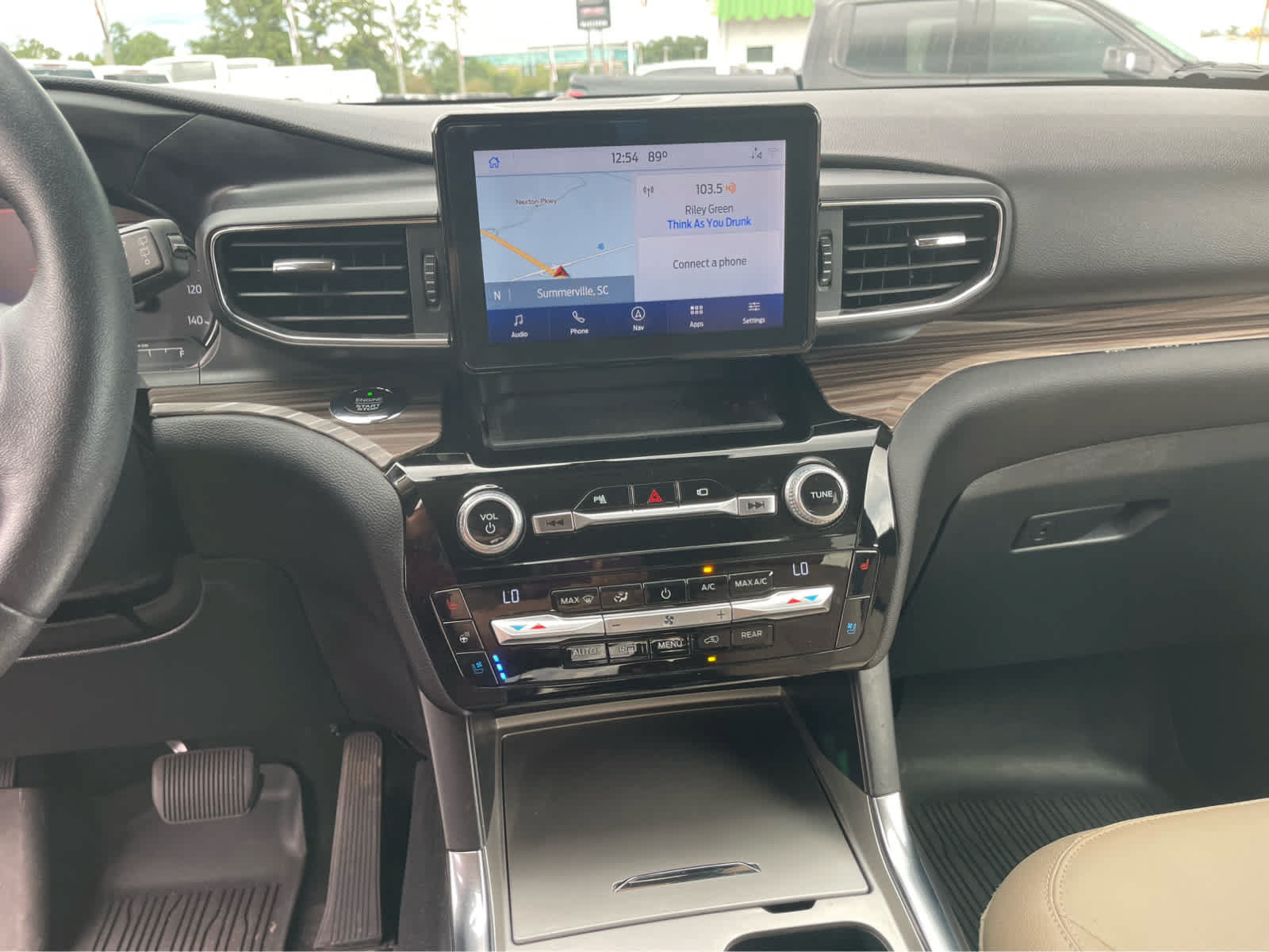 Used 2021 Ford Explorer Limited w/ Equipment Group 301A RWD image 16