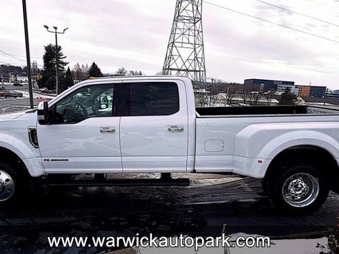 Used 2017 Ford F450 XLT w/ XLT Premium Package image 23
