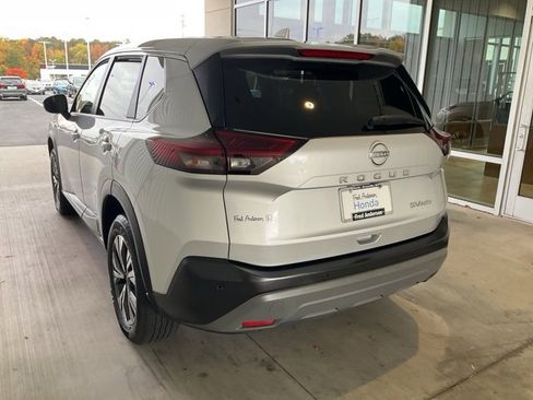 Used 2022 Nissan Rogue SV image 21