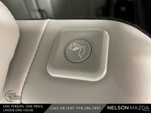 Used 2024 Kia Sorento S w/ Panoramic Sunroof Package image 37