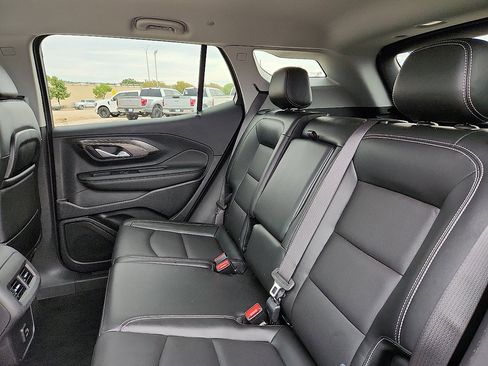 Used 2024 GMC Terrain SLT image 5