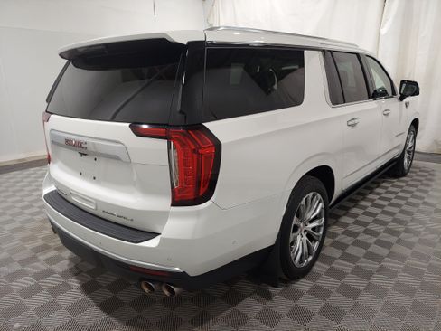 Used 2023 GMC Yukon XL Denali w/ Denali Reserve Package AWD/4WD image 3