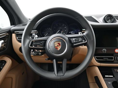 Used 2026 Porsche Macan AWD/4WD image 13