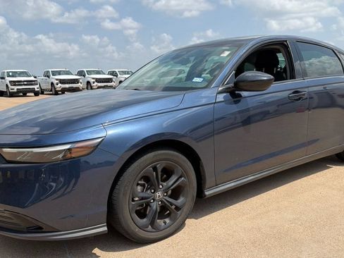 Used 2025 Honda Accord SE image 1