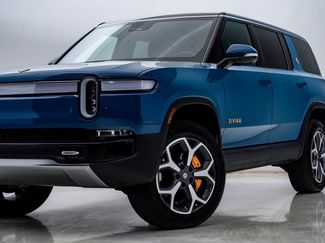 Used 2023 Rivian R1S Launch Edition video 2