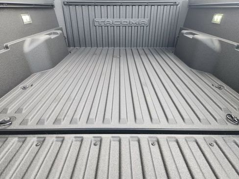 Used 2025 Toyota Tacoma TRD Sport AWD/4WD image 27