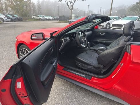 Used 2015 Ford Mustang Premium image 12