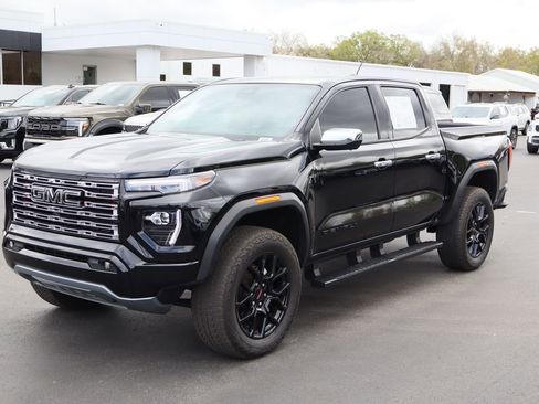 Certified 2023 GMC Canyon Denali w/ Denali Black Edition image 4