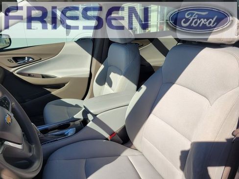 Used 2019 Chevrolet Malibu LT image 12