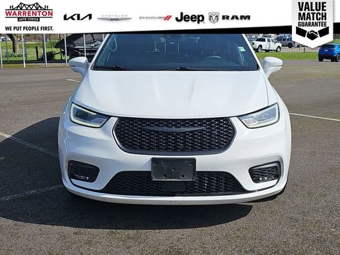 Used 2022 Chrysler Pacifica Touring-L w/ S Appearance Package image 11