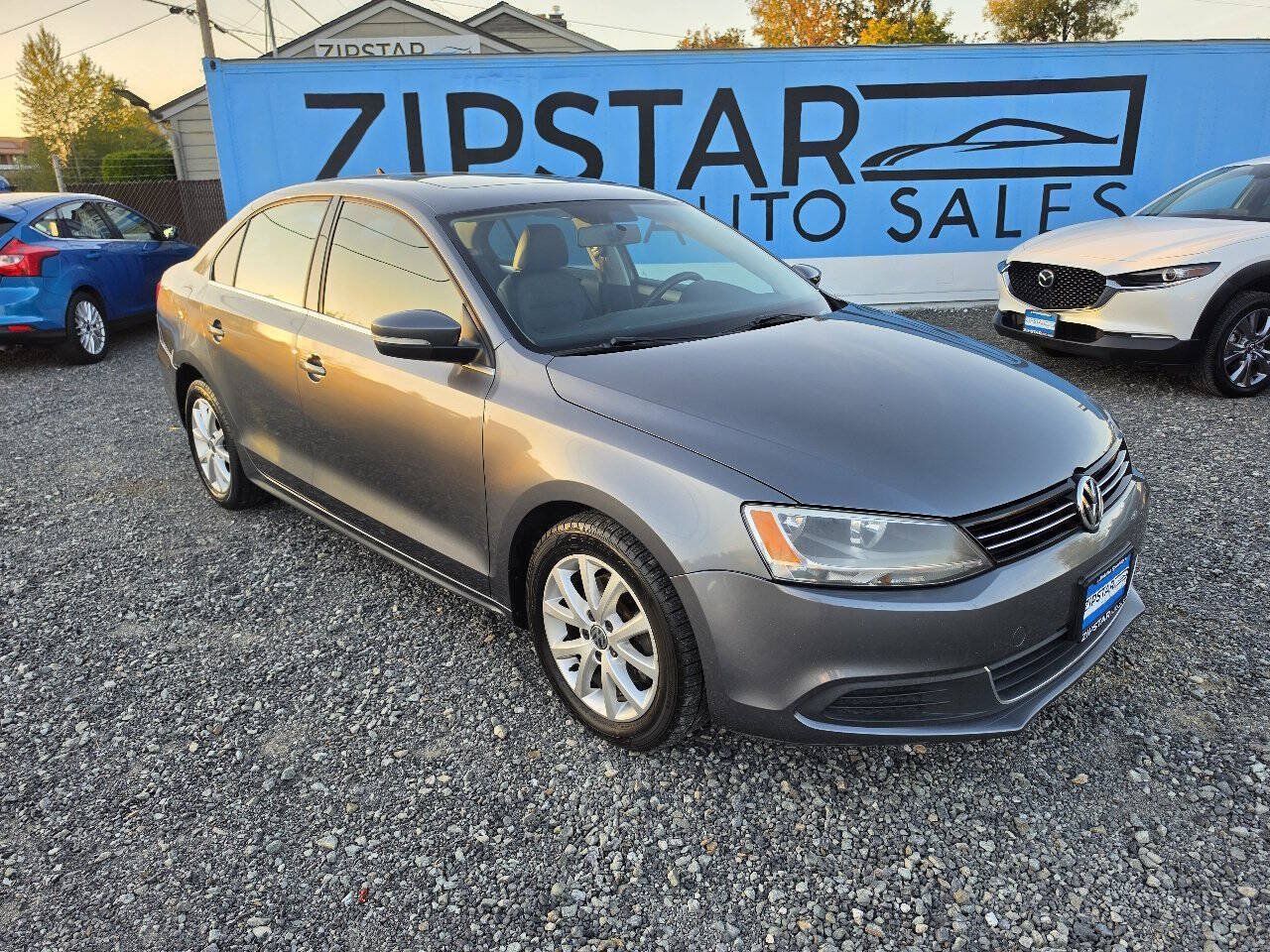 Used 2013 Volkswagen Jetta SE FWD image 1
