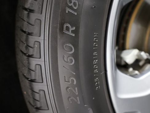 Certified 2025 Ford Escape ST-Line AWD/4WD image 37