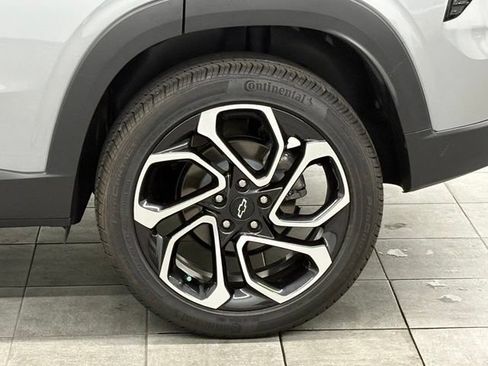 Used 2025 Chevrolet Trax RS w/ Driver Confidence Package FWD image 7