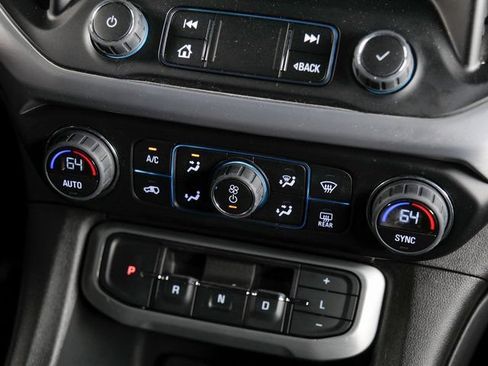 Used 2023 GMC Acadia SLE FWD image 14
