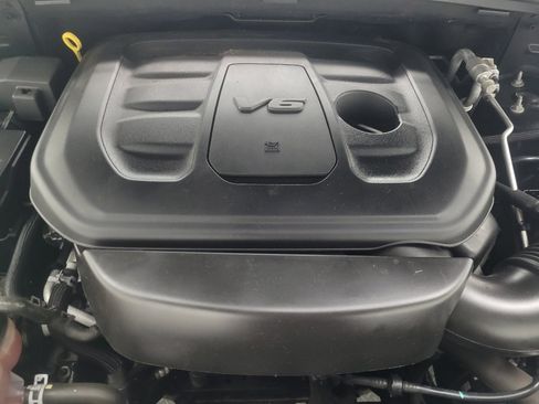 Used 2019 Jeep Grand Cherokee Laredo AWD/4WD image 30