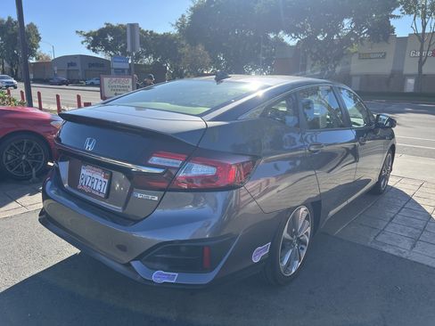 Used 2018 Honda Clarity Plug-In Hybrid image 9