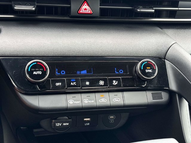 Used 2025 Hyundai Elantra Sport FWD image 21