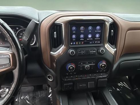 Used 2019 Chevrolet Silverado 1500 High Country w/ High Country Premium Package image 10