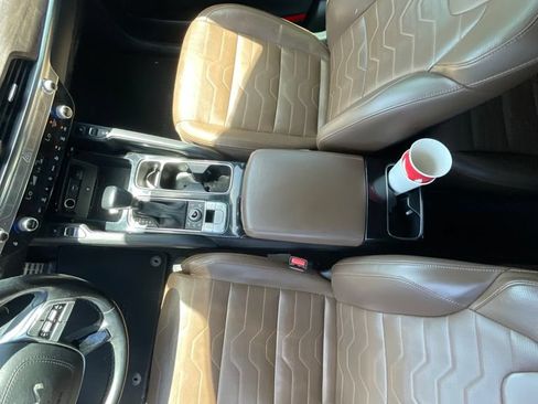 Used 2022 Kia Telluride SX w/ SX Prestige Package AWD/4WD image 10