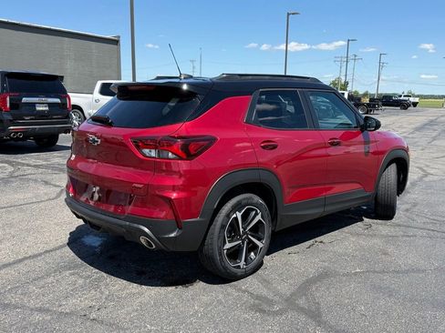 Used 2021 Chevrolet TrailBlazer RS w/ Sun and Liftgate Package FWD image 2
