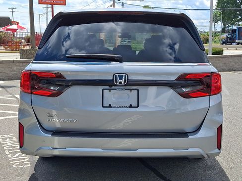 Used 2025 Honda Odyssey EX-L image 6