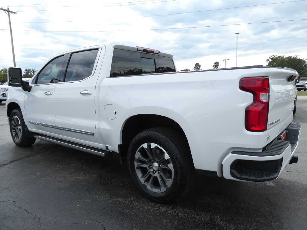 Certified 2025 Chevrolet Silverado 1500 High Country w/ Technology Package AWD/4WD image 8