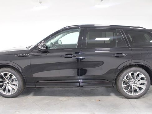 New 2025 Lincoln Aviator 2WD w/ Jet Appearance Package image 5