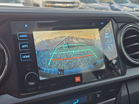 Used 2017 Toyota Tacoma TRD Off-Road image 24