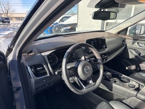 Used 2021 Nissan Rogue SL w/ Premium Package image 9