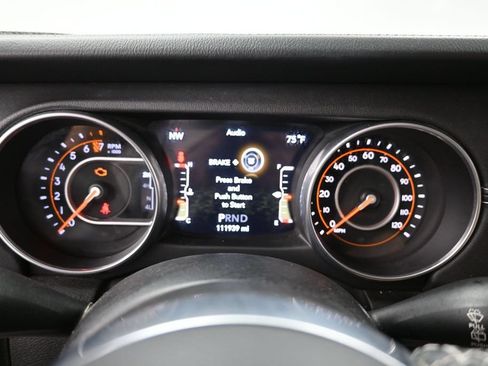 Used 2018 Jeep Wrangler Unlimited Sahara AWD/4WD image 32