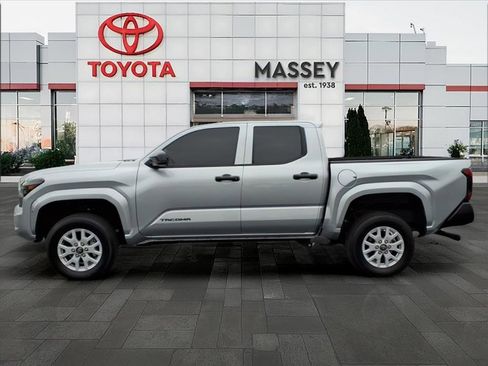 Used 2024 Toyota Tacoma SR image 6