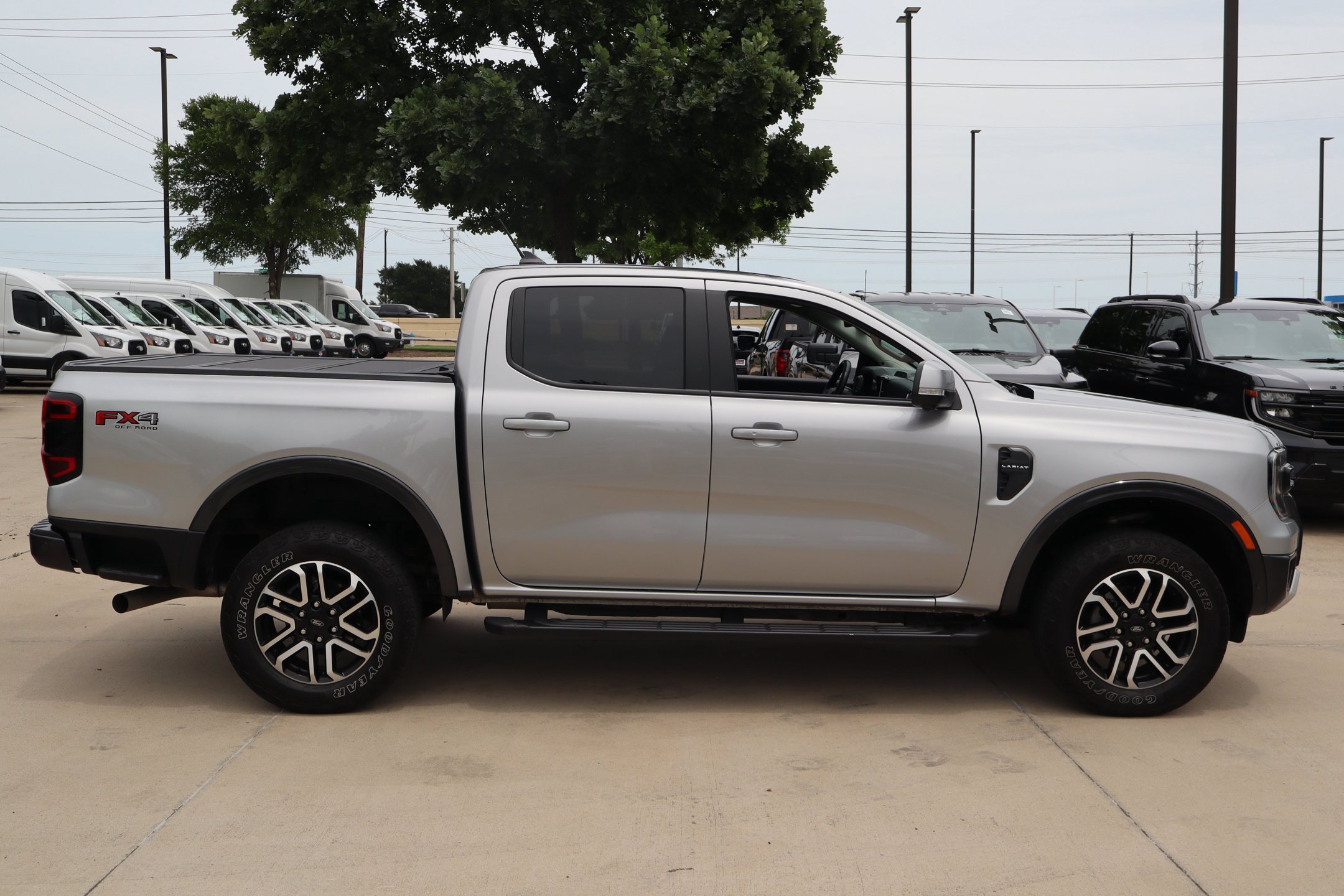 Certified 2024 Ford Ranger Lariat w/ FX4 Off-Road Package AWD/4WD image 3
