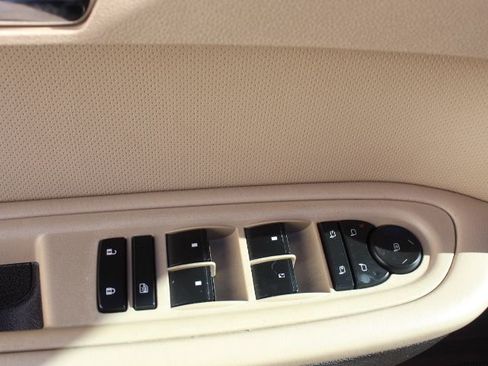 Used 2012 Chevrolet Traverse LTZ image 14