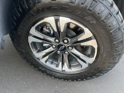 Used 2022 Chevrolet Colorado Z71 image 31