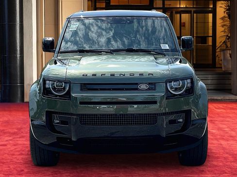 New 2026 Land Rover Defender 110 X-Dynamic SE AWD/4WD image 3