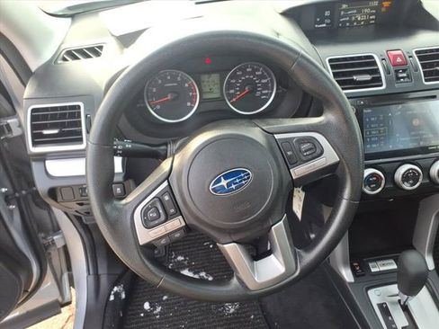 Used 2017 Subaru Forester 2.5i Premium w/ All-Weather Package image 16