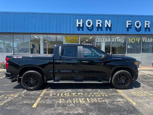 Used 2025 Chevrolet Silverado 1500 Custom w/ Turbomax Blackout Package AWD/4WD image 7