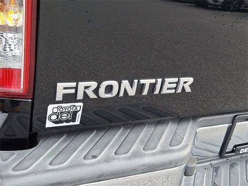 Used 2018 Nissan Frontier SV image 29