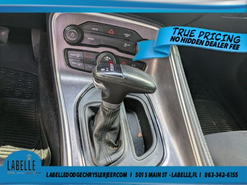 Used 2018 Dodge Challenger SXT RWD image 31