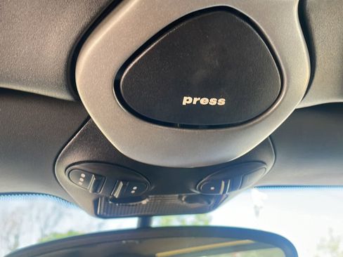Used 2006 Porsche Boxster RWD image 16