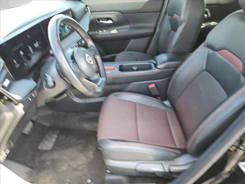 Used 2025 Nissan Kicks SR FWD image 21