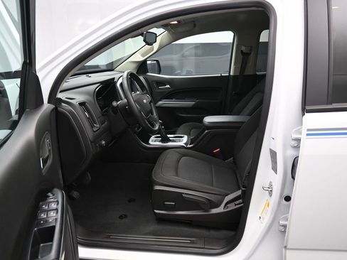 Used 2022 Chevrolet Colorado LT w/ LT Convenience Package image 9