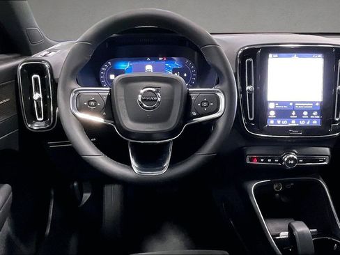 Certified 2023 Volvo XC40 B5 Plus w/ Climate Package AWD/4WD image 8