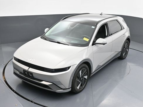 Used 2025 Hyundai Ioniq 5 Limited image 37