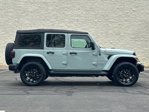 Used 2023 Jeep Wrangler Unlimited Sahara w/ Cold Weather Group AWD/4WD image 9
