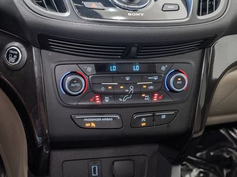 Used 2017 Ford Escape Titanium FWD image 21
