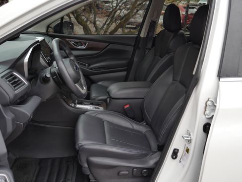 Used 2023 Subaru Ascent Touring image 3