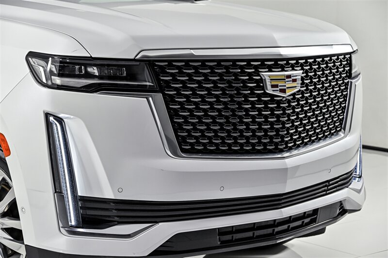 Used 2021 Cadillac Escalade Premium Luxury AWD/4WD image 2