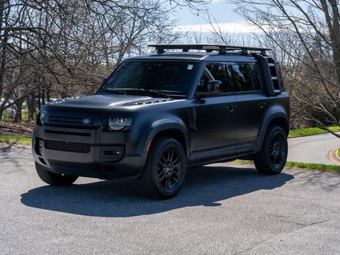 Used 2021 Land Rover Defender 110 SE image 4