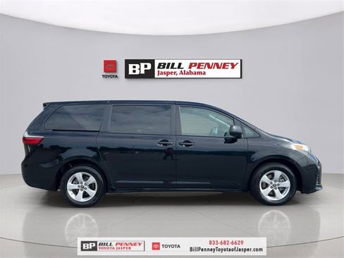 Used 2020 Toyota Sienna L image 6